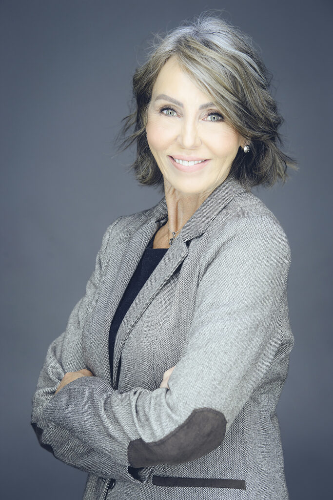 Soft natural glam makeup by Storm Pass for a professional corporate headshot, photo by Kevin Mark Pass photography